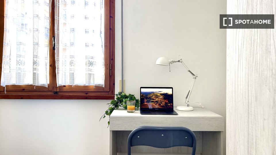 Double room Florence, 3 beds, 100m² — photo 10
