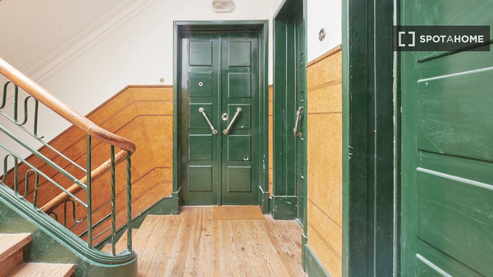 Double room Lisbon, 4 beds — photo 9
