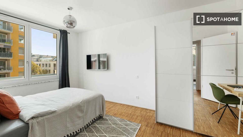 Double room Munich, 4 beds, 104m² — photo 18