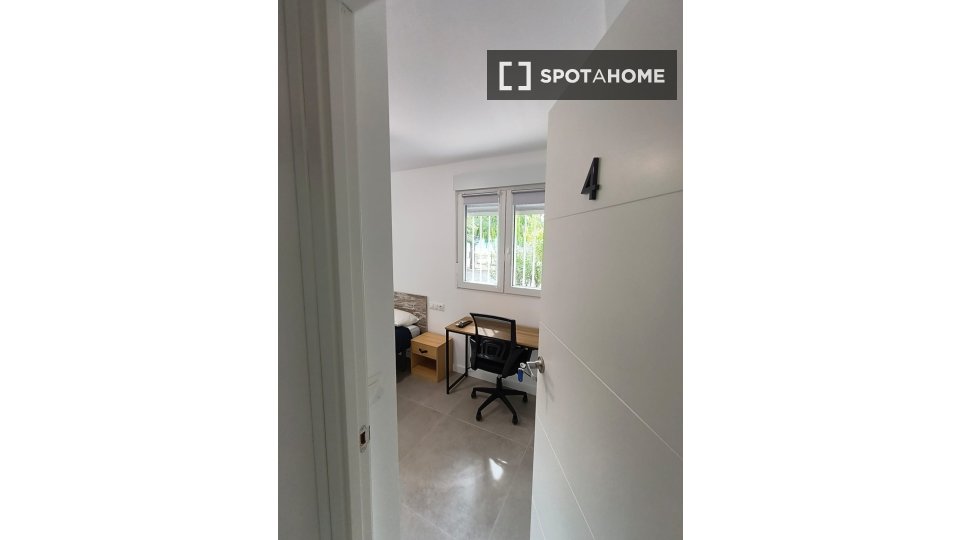 Double room Granada, 2 beds — photo 7