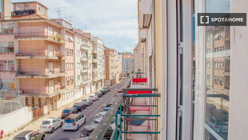 Double room Lisbon, 4 beds — photo 13