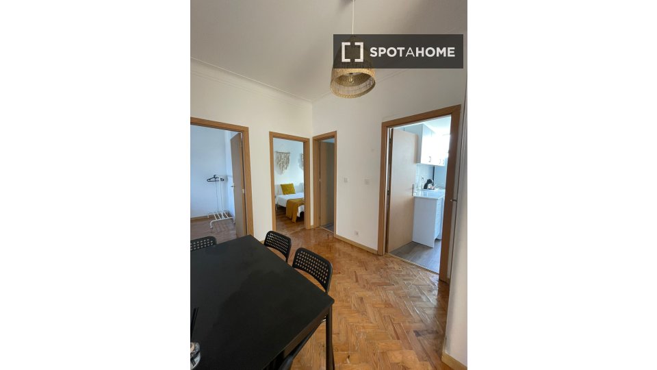 Double room Lisbon, 4 beds, 200m² — photo 13