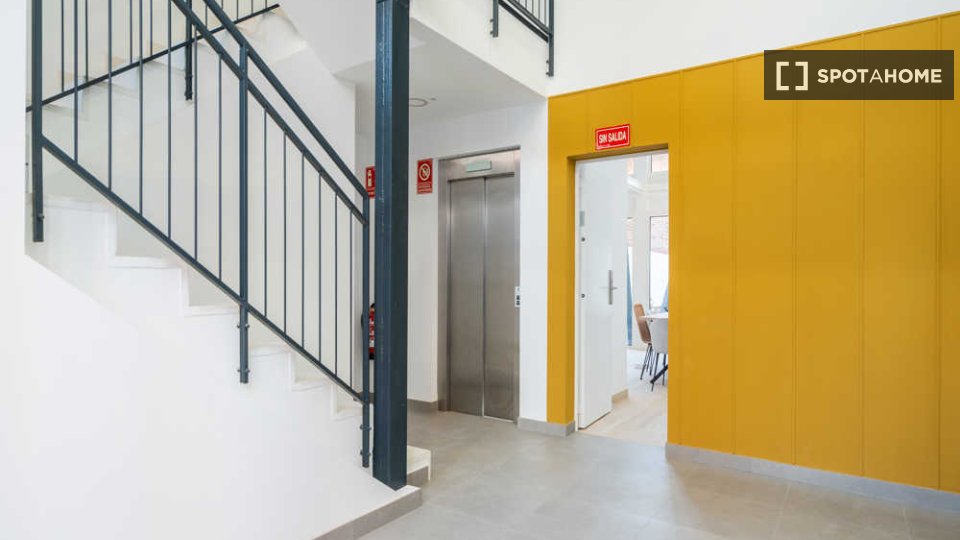 Double room Madrid, 12 beds — photo 42