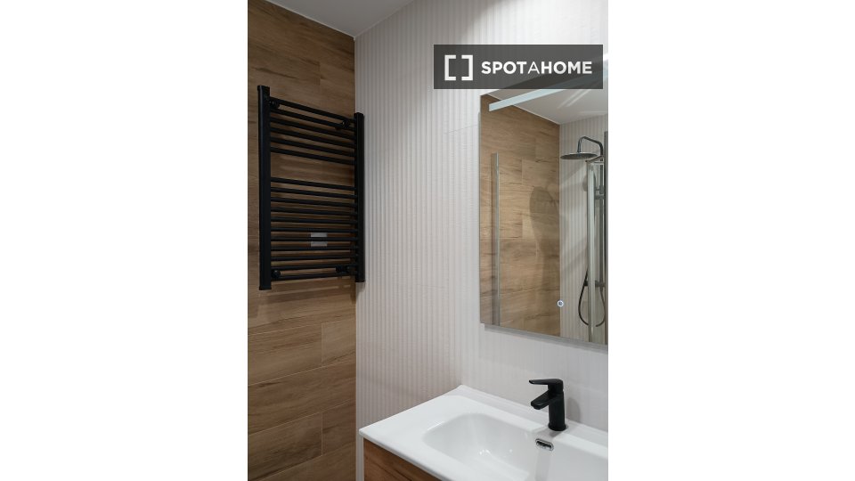 Habitación en piso compartido en alquiler en Almenara, Madrid.