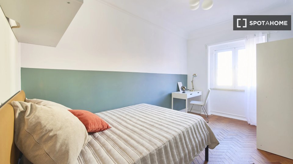 Double room Lisbon, 6 beds — photo 16