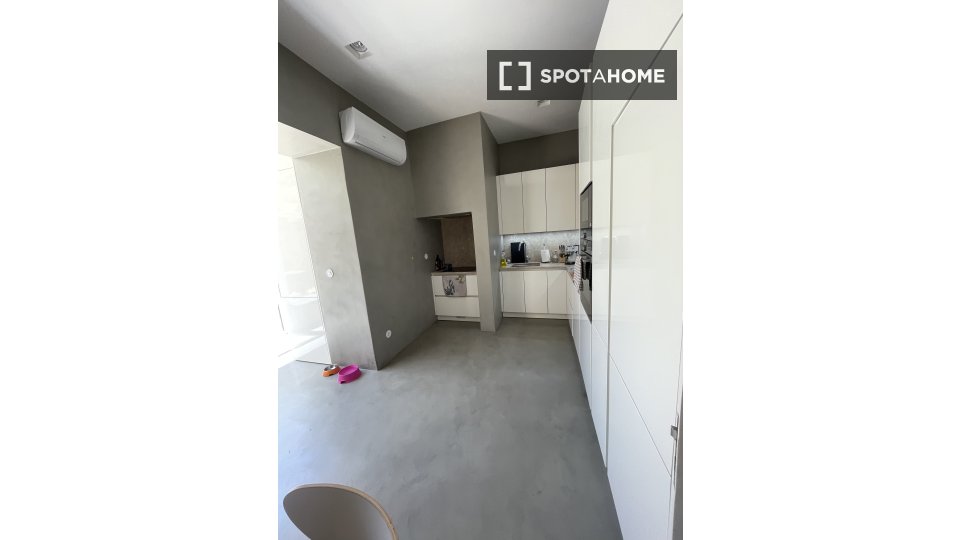 Apartment Lisbon, 2 beds, 124m² — photo 12