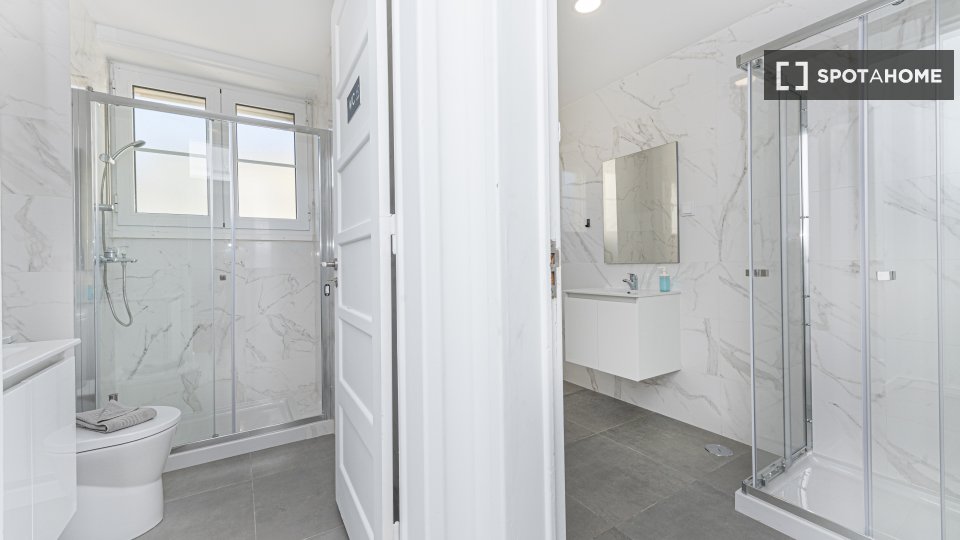 Double room Lisbon, 11 beds — photo 13