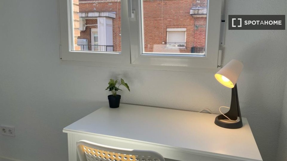 Double room Madrid, 4 beds — photo 3