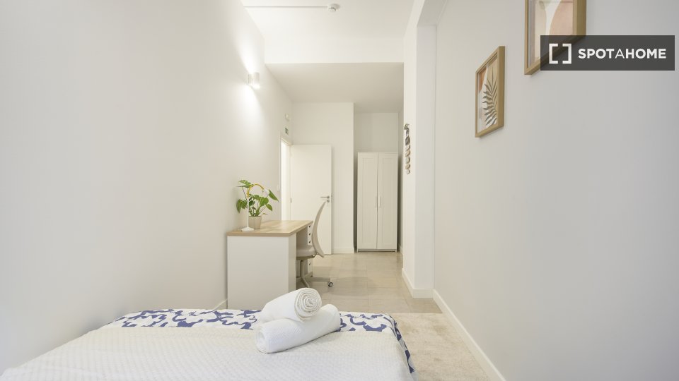 Double room Lisbon, 9 beds — photo 15