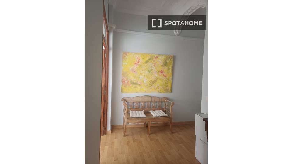 Double room Valencia, 1 bed, 130m² — photo 7