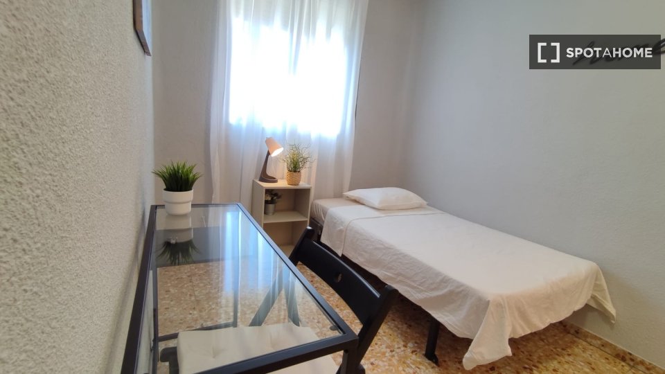 Chambre double Madrid, 4 chambres — photo 4