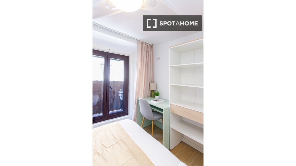 Double room Madrid, 6 beds — photo 58