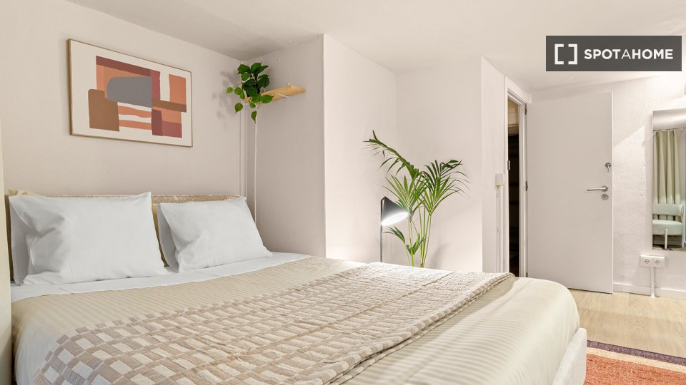 Apartment Lisbon, 1 bed — photo 15