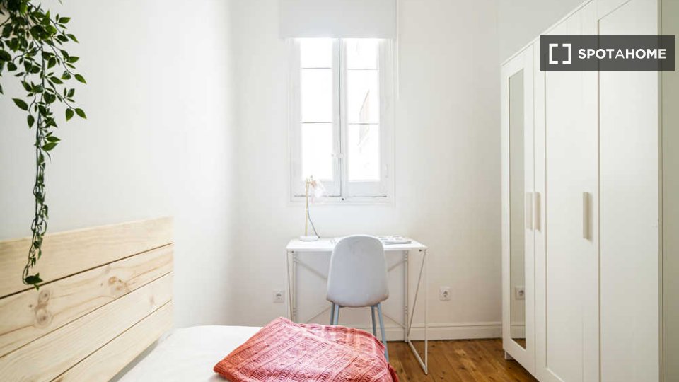 Double room Madrid, 8 beds — photo 45