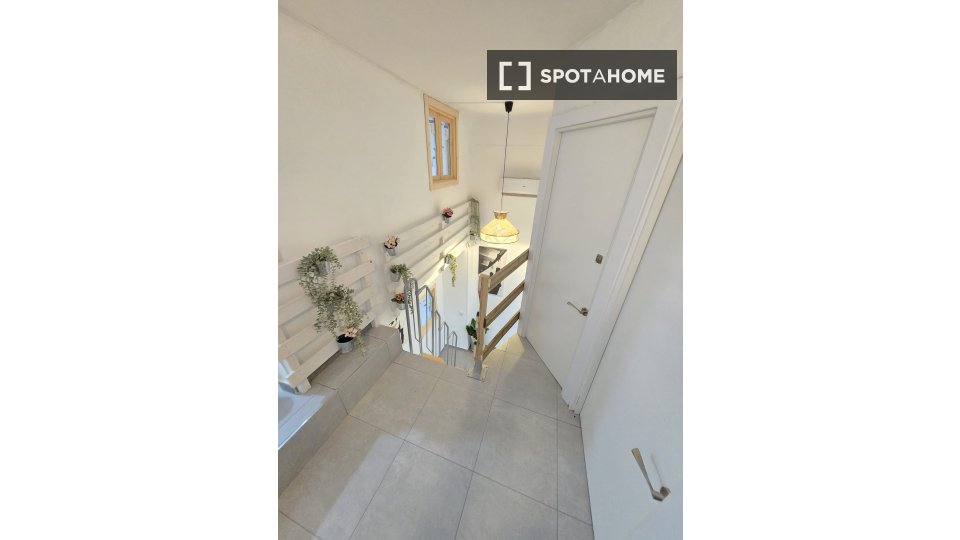 Double room Valencia, 5 beds, 85m² — photo 14
