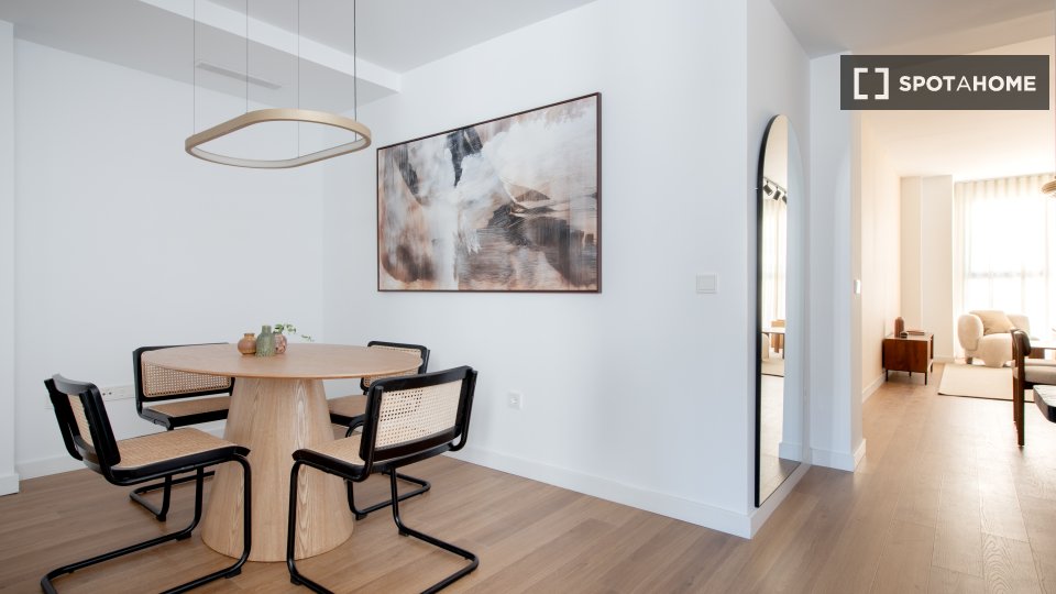 Apartment Seville, 2 beds, 100m² — photo 1