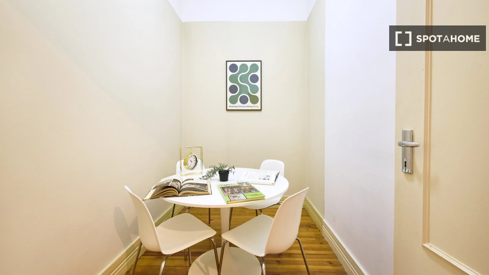 Double room Lisbon, 9 beds — photo 9