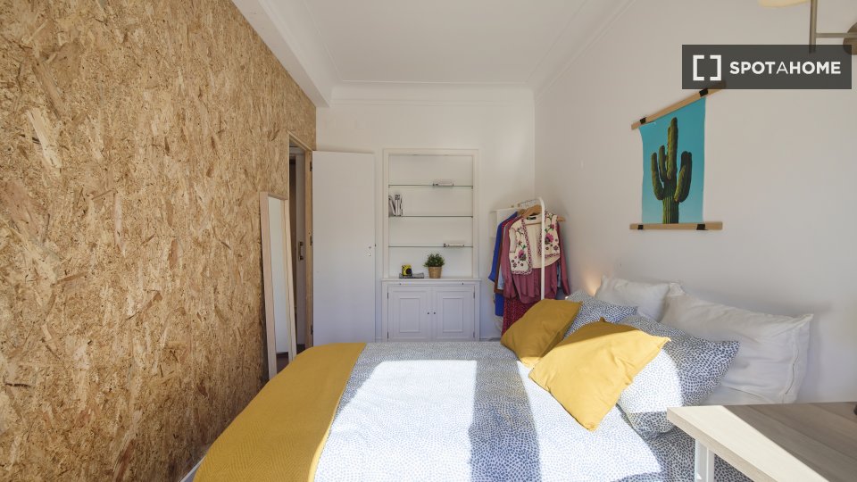 Double room Lisbon, 5 beds — photo 19