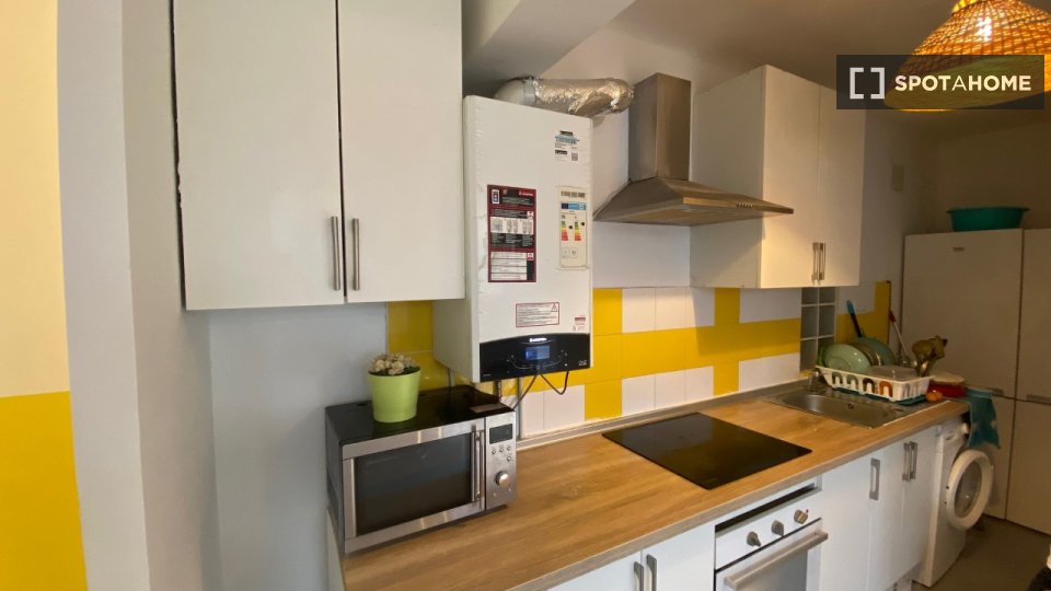 Double room Madrid, 3 beds, 60m² — photo 5