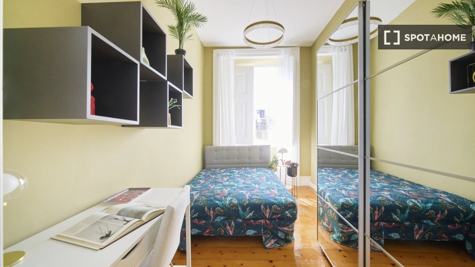 Double room Lisbon, 9 beds — photo 11