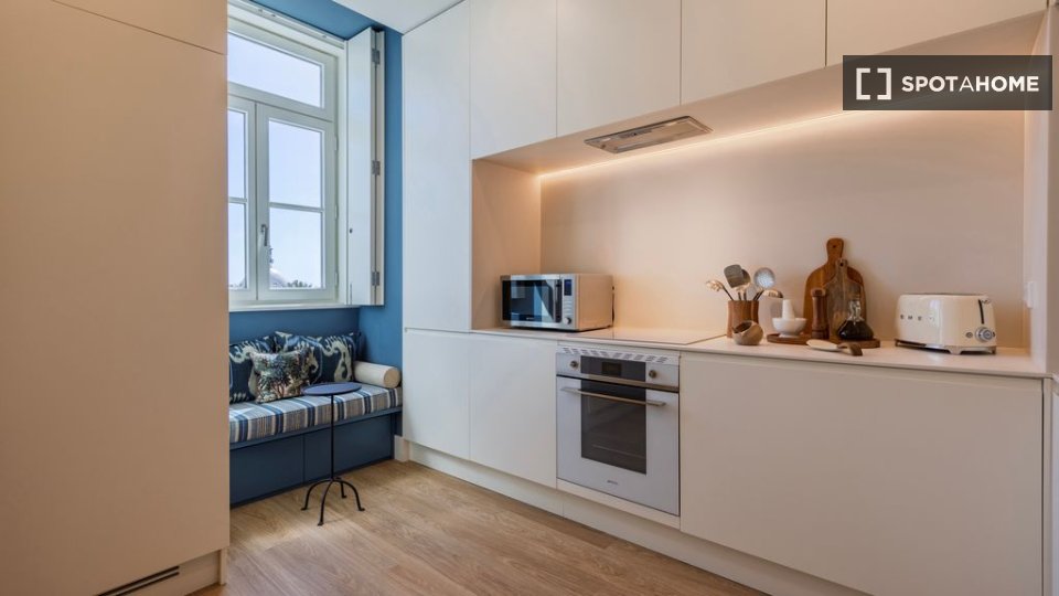 Apartment Lisbon, 3 beds — photo 13