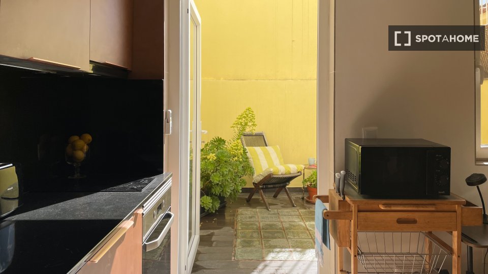 Apartment Lisbon, 1 bed — photo 2