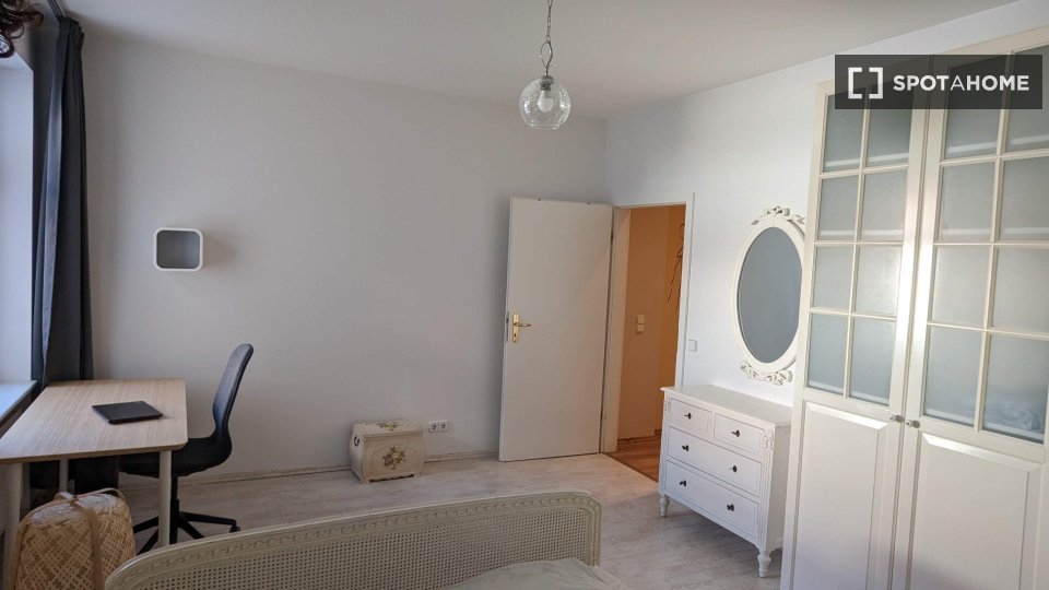 Double room Berlin, 2 beds — photo 11