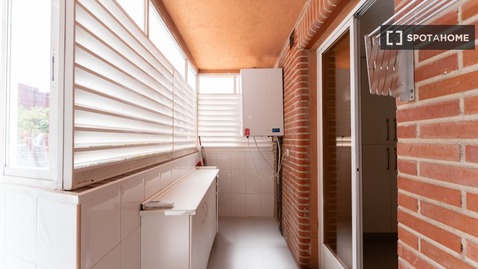 Double room Madrid, 5 beds — photo 17