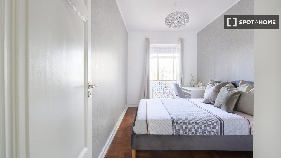 Double room Lisbon, 7 beds — photo 1