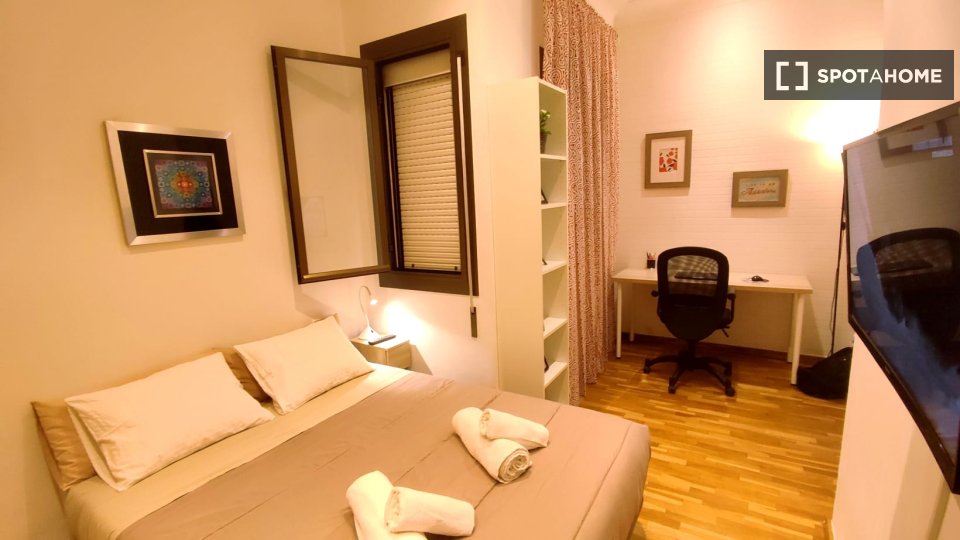 Double room Barcelona, 3 beds — photo 19