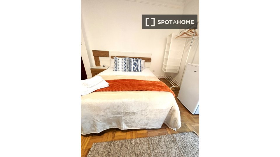 Double room Madrid, 8 beds, 170m² — photo 4