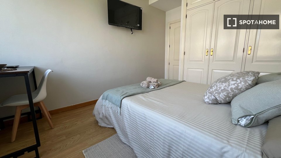 Double room Madrid, 5 beds — photo 8