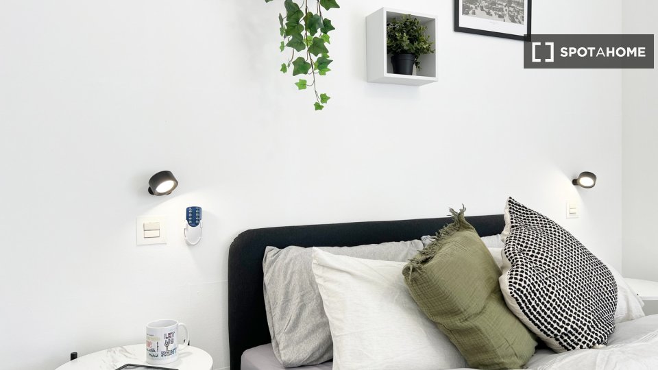 Double room Madrid, 5 beds — photo 1