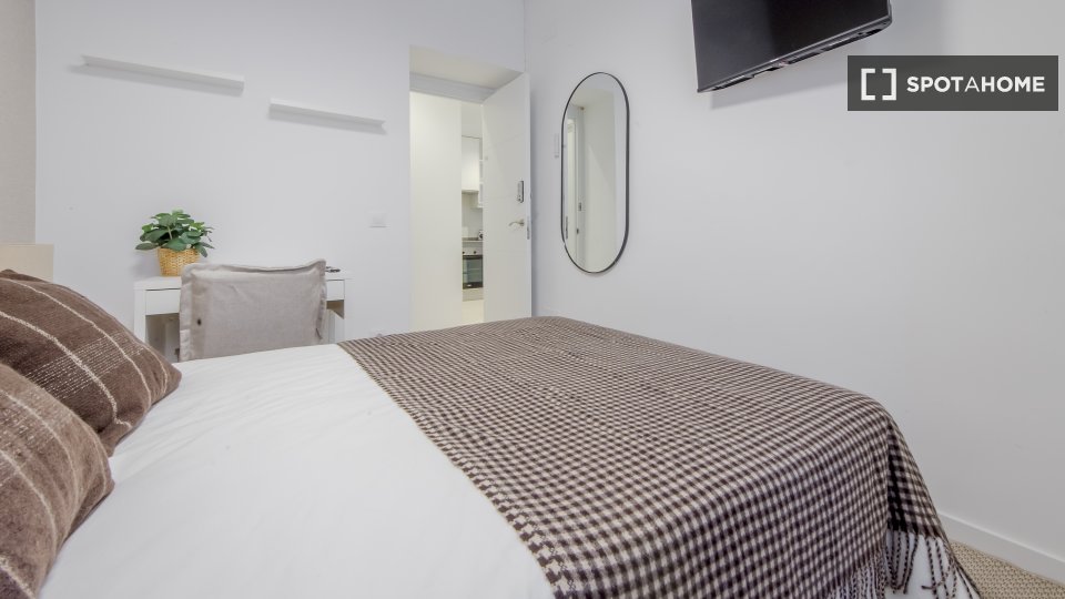Habitación en piso compartido, Puerta del Ángel, Madrid