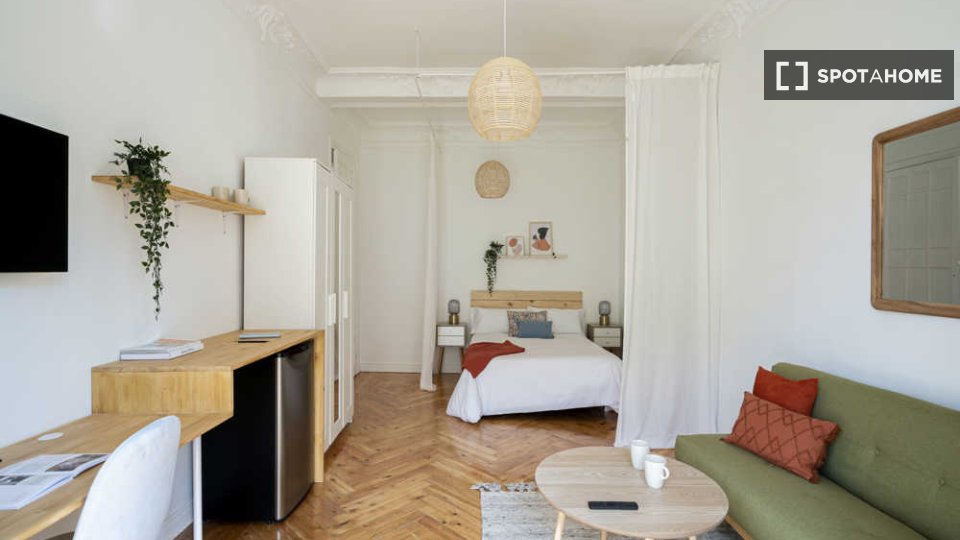 Double room Madrid, 8 beds — photo 23