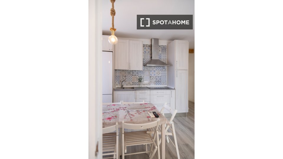 Apartment Valencia, 3 beds, 70m² — photo 25