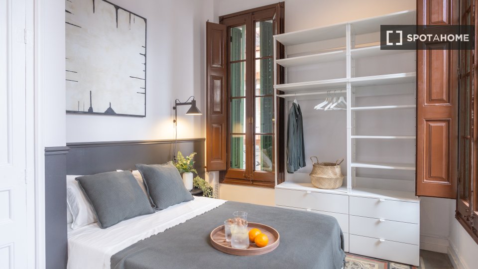 Camera in appartamento con 15 camere da letto, Camp d'en Grassot i Gracia Nova - in Barcelona