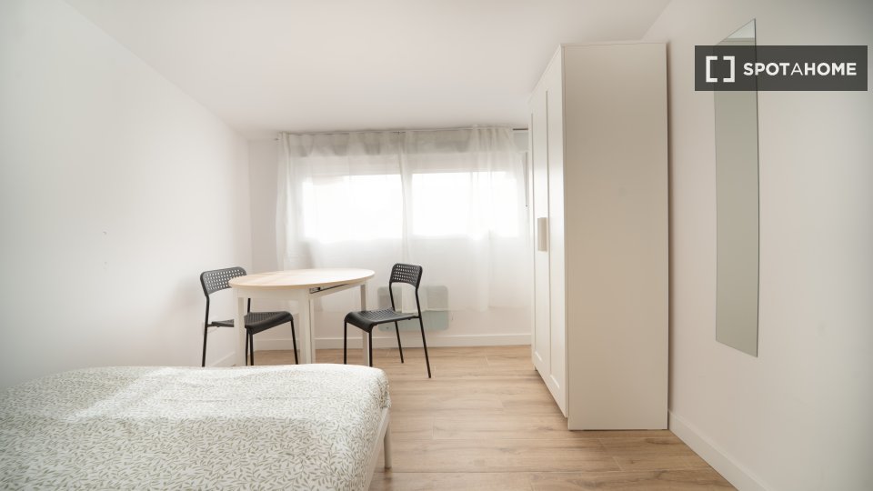 Double room Madrid, 5 beds — photo 16