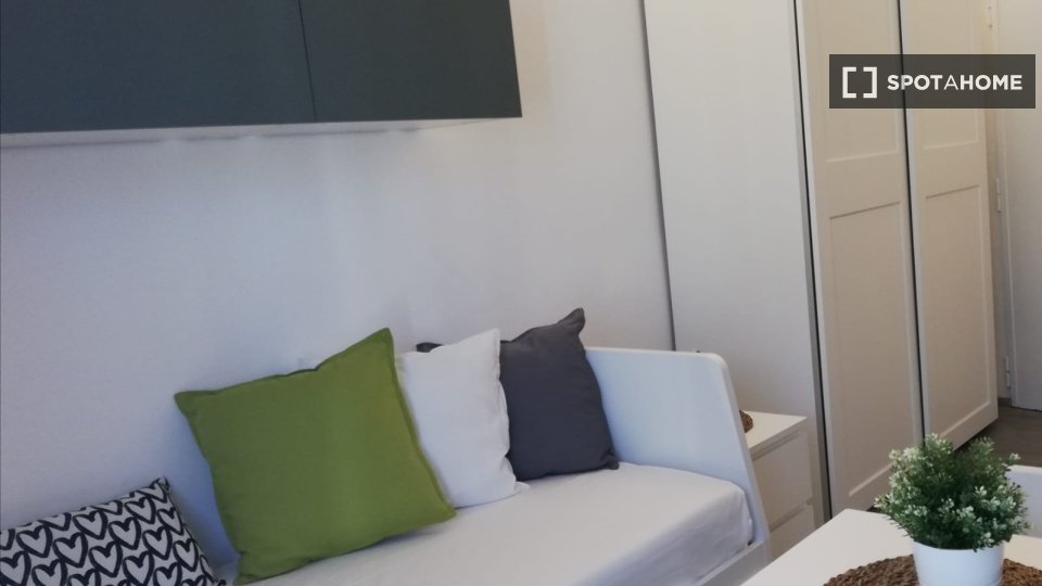 Studio in affitto a Loreto, Milano - en Milán