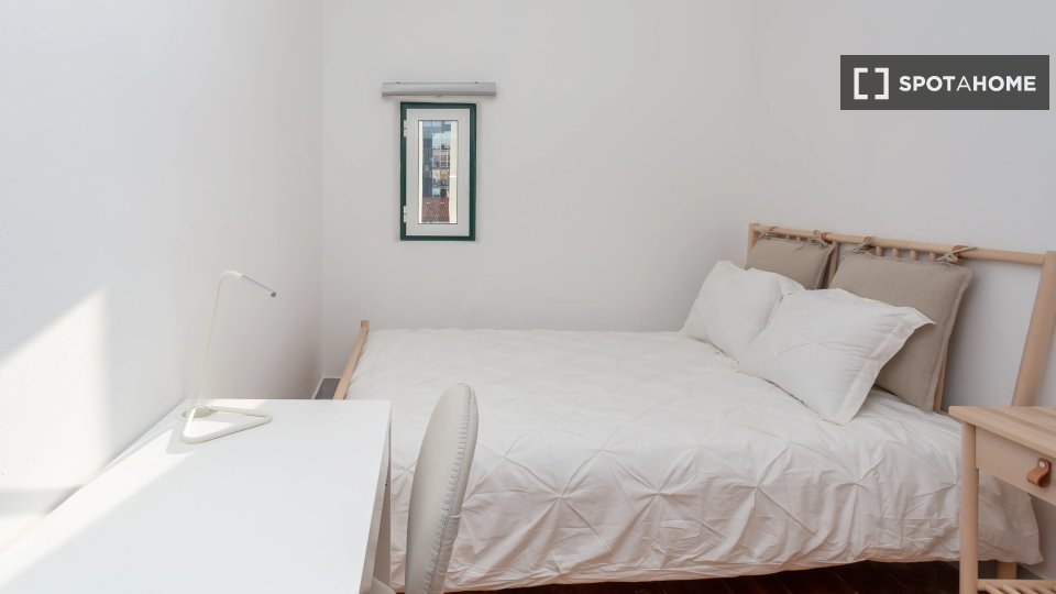 Double room Lisbon, 6 beds — photo 10