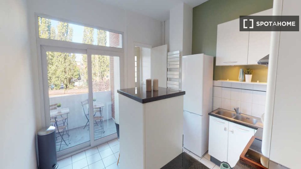 Double room Lille, 5 beds, 140m² — photo 3