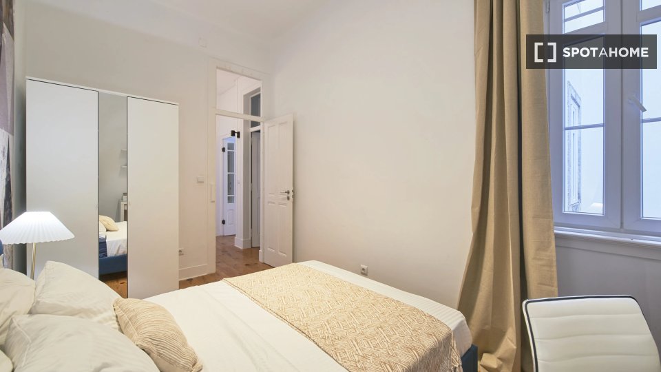 Double room Lisbon, 7 beds — photo 12
