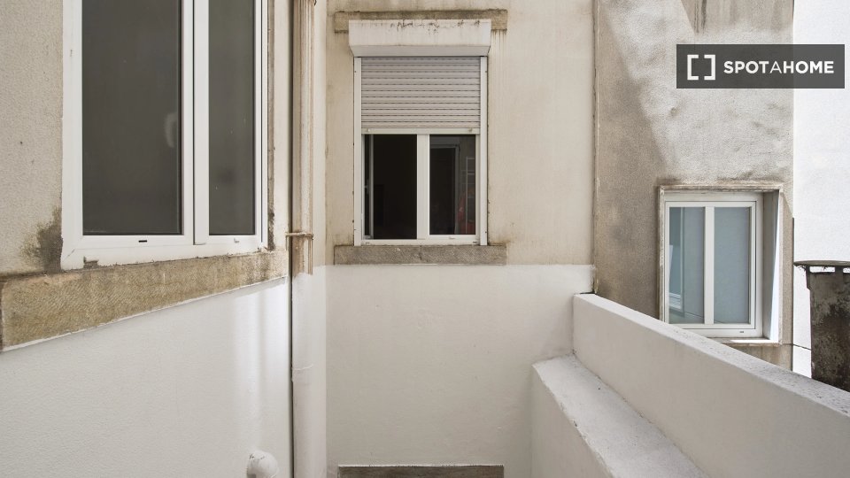 Double room Lisbon, 6 beds — photo 13