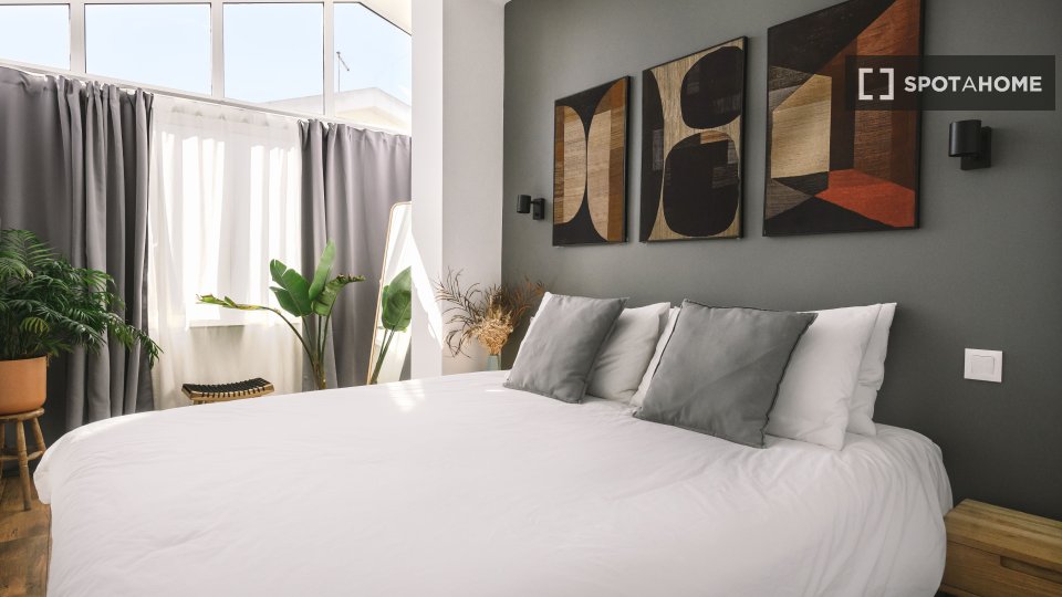 Apartment Lisbon, 1 bed, 80m² — photo 11
