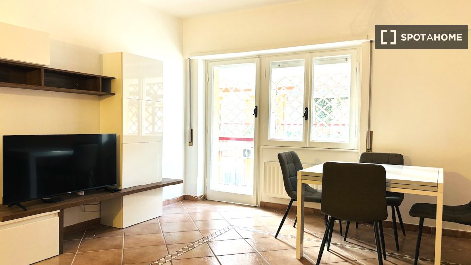 Double room Rome, 3 beds — photo 12