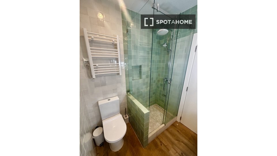 Apartment Lisbon, 3 beds, 135m² — photo 38