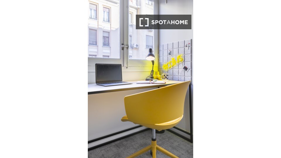 Double room Madrid, 10 beds, 162m² — photo 18