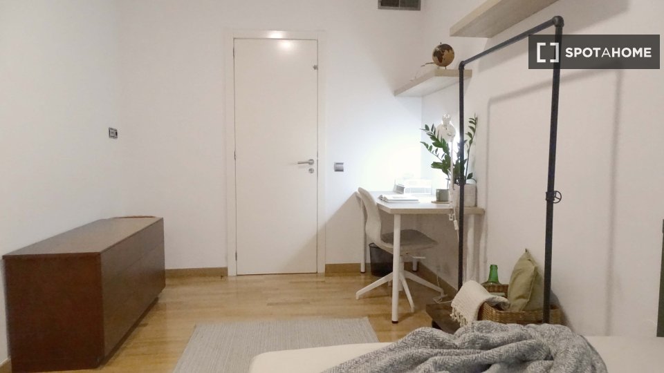 Double room Barcelona, 4 beds, 90m² — photo 32
