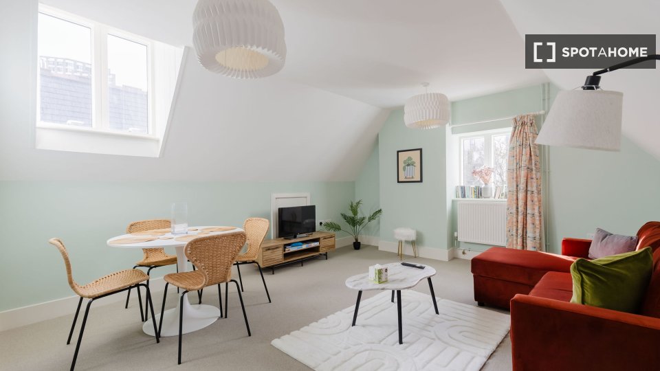 Apartment London, 2 beds — photo 11