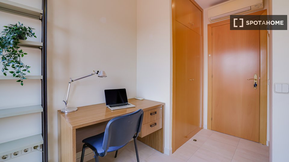 Double room Barcelona, 17 beds, 550m² — photo 3